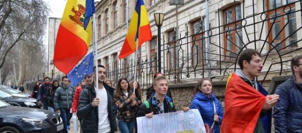 FOTO) Ziua Unirii Basarabiei cu România, marcată de studenții ... - independent.md FOTO) Ziua Unirii Basarabiei cu România, marcată de studenții ... - independent.md