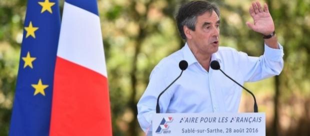 "Qui imagine le Général de Gaulle mis en examen", dixit Fillon "Qui imagine le Général de Gaulle mis en examen", dixit Fillon