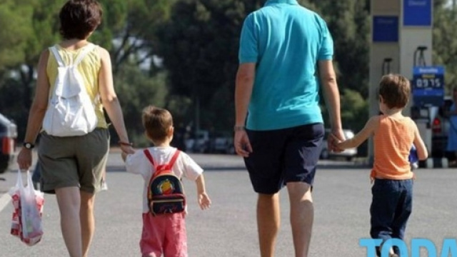 Figli a carico, arriva un assegno unico fino a 200 euro