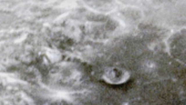 Una delle strutture aliene sulla Luna