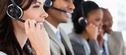 Operatori di Call Center al lavoro