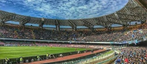 Stadio San Paolo, Napoli. Affollato dai tifosi.