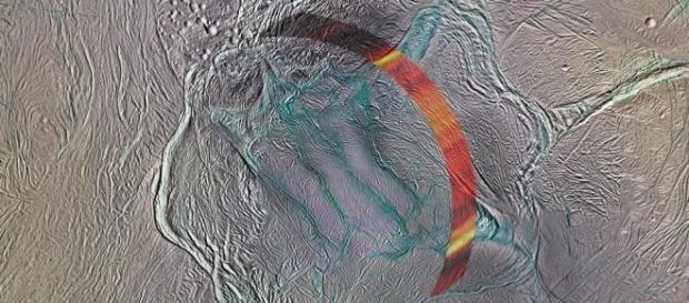 A área de estudo (destacada na imagem) está próxima da região das chamadas "Listras de Tigre" (Crédito: NASA/JPL-Caltech/Space Science Institute) A área de estudo (destacada na imagem) está próxima da região das chamadas "Listras de Tigre" (Crédito: NASA/JPL-Caltech/Space Science Institute)