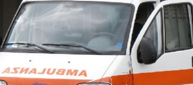 Cosenza: 22enne accoltellato in centro Cosenza: 22enne accoltellato in centro
