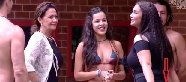 Elettra chegou no BBB 17 e já causou desconfianças nos participantes Elettra chegou no BBB 17 e já causou desconfianças nos participantes