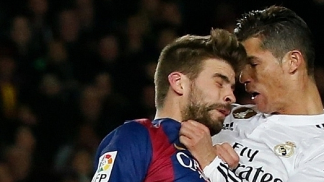 INSOLITE : Une actrice de films X veut réunir CR7 et Piqué !