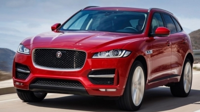 Jaguar F-Pace 2.0D R-Sport (2016) review by CAR Magazine - carmagazine.co.uk