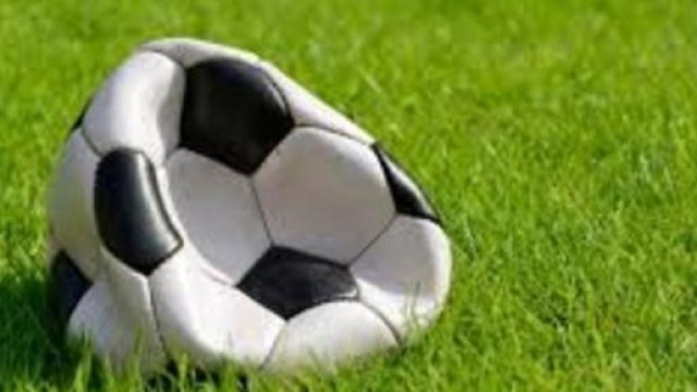 Un pallone da calcio metaforicamente sgonfio