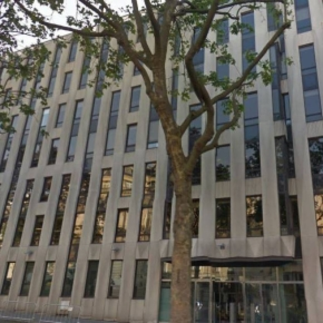 Paris : explosion d'une enveloppe piégée au siège du FMI, un ... - leparisien.fr