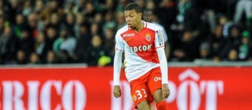 A force de battre des records de précocité en Ligue 1, Kylian M'Bappé a fini par séduire Didier Deschamps - madeinfoot.com