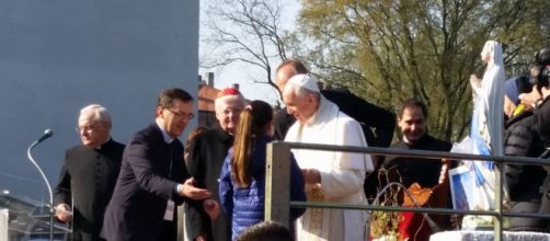 Papa Francesco, l'abbraccio di Milano e Monza