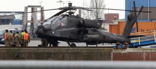 Apache helicópteros para o Exército estão entre os itens na lista de desejos para o Departamento de Defesa dos EUA Apache helicópteros para o Exército estão entre os itens na lista de desejos para o Departamento de Defesa dos EUA