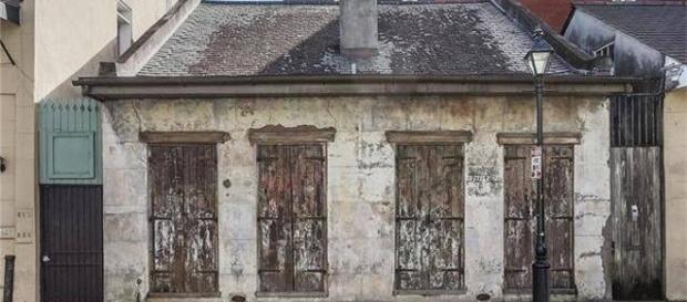 As pessoas ficaram impressionadas ao verem o interior da casa As pessoas ficaram impressionadas ao verem o interior da casa