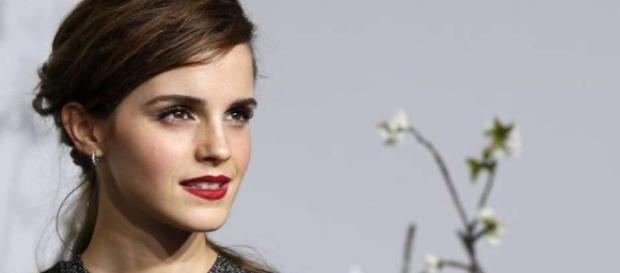 Emma Watson está em "A Bela e a Fera" Emma Watson está em "A Bela e a Fera"