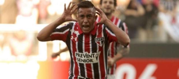 Cueva fez o gol Tricolor nesta quarta-feira Cueva fez o gol Tricolor nesta quarta-feira