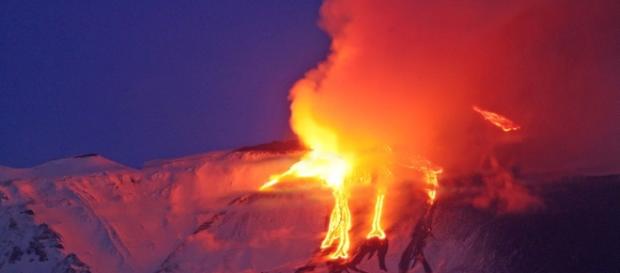 Eruzione dell'Etna di oggi, 16 marzo 2017 Eruzione dell'Etna di oggi, 16 marzo 2017