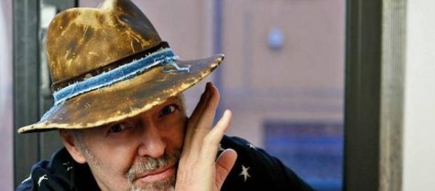 Esce il nuovo singolo di Vasco Rossi. Esce il nuovo singolo di Vasco Rossi.