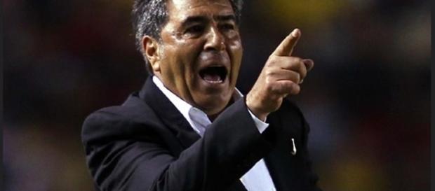 No se ha oficializado la renuncia de Carlos Reinoso del club Veracruz, sin embargo, está temporalmente fuera por problemas de salud No se ha oficializado la renuncia de Carlos Reinoso del club Veracruz, sin embargo, está temporalmente fuera por problemas de salud