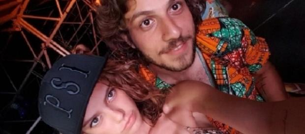 O casal Laura Neiva e Chay Suede posaram para ensaio da revista Vogue Hommes O casal Laura Neiva e Chay Suede posaram para ensaio da revista Vogue Hommes