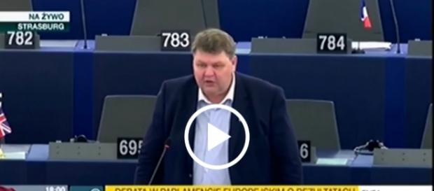 Peter Lundgren poddał Donalda Tuska bardzo ostrej krytyce. Peter Lundgren poddał Donalda Tuska bardzo ostrej krytyce.