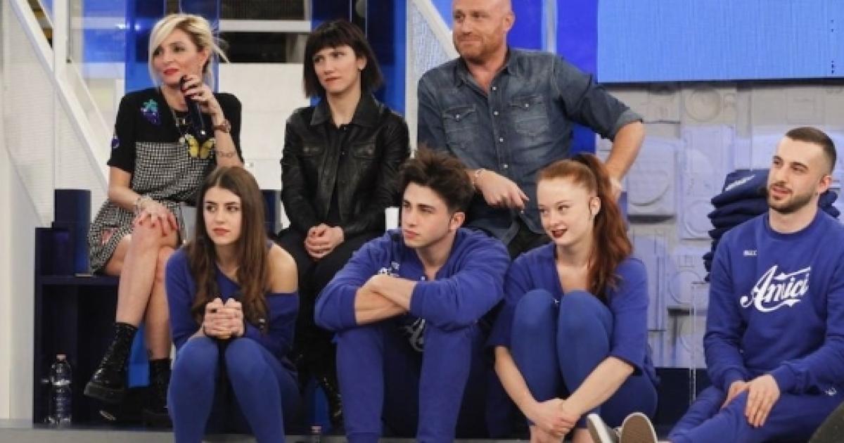 come posso fare per andare a vedere il serale di amici a ...