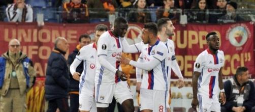 Foot - Mouctar Diakhaby celebrates with Corentin Tolisso during ... - madeinfoot.com