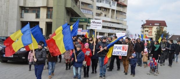 FOTO „Marșul pentru viață”, pe străzile Sucevei FOTO „Marșul pentru viață”, pe străzile Sucevei