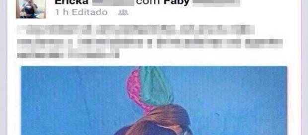 Irmãs postam foto sensual na internet e deixa usuários perplexos. Irmãs postam foto sensual na internet e deixa usuários perplexos.
