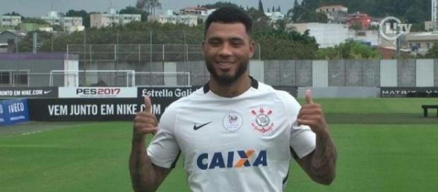 Jogador sofreu uma pancada na perna durante jogo desta quinta Jogador sofreu uma pancada na perna durante jogo desta quinta