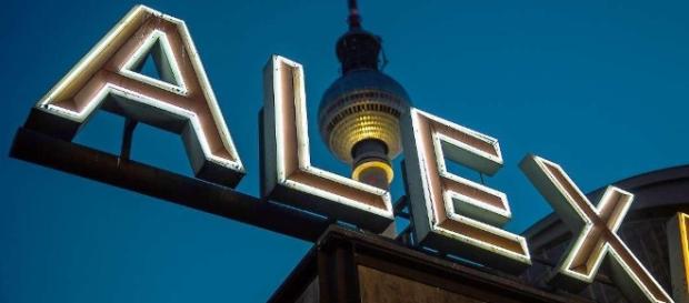 Polizeieinsatz in Berlin-Mitte: Wieder Messerattacke am Alex ... - tagesspiegel.de Polizeieinsatz in Berlin-Mitte: Wieder Messerattacke am Alex ... - tagesspiegel.de