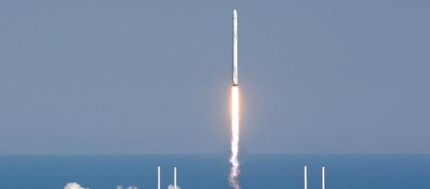 SpaceX Rocket Lands On A Ship At Sea Without Exploding For the ... - npr.org SpaceX Rocket Lands On A Ship At Sea Without Exploding For the ... - npr.org