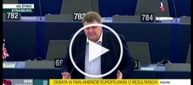 Szwedzki europoseł masakruje słownie Tuska Szwedzki europoseł masakruje słownie Tuska