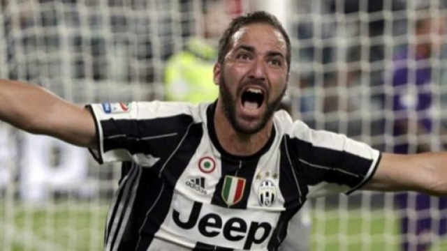 Higuain terrore delle difese. L'analisi di Adani: “La sua classe ... - mondobianconero.com