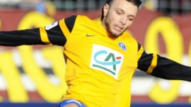 Le milieu de Chambly, Youcef Touati, est d&eacute;c&eacute;d&eacute;.