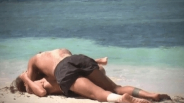 Notte di passione tra Malena e Simone all'isola?