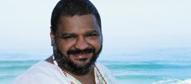 Arlindo Cruz é um conhecido cantor e compositor no Brasil Arlindo Cruz é um conhecido cantor e compositor no Brasil