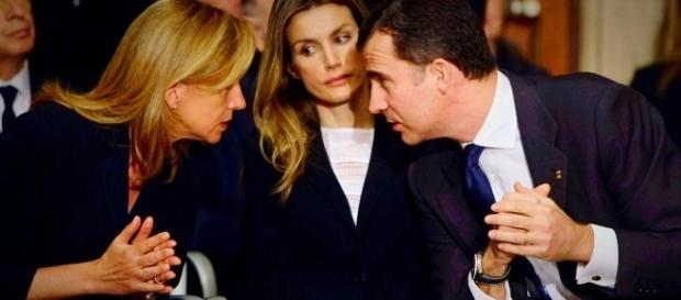 La Infanta Cristina, doña Letizia y Felipe VI. La Infanta Cristina, doña Letizia y Felipe VI.