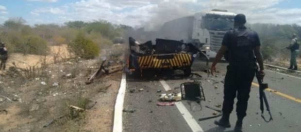 Sindicato cobra melhorias nas armas usadas por vigilantes de carro-forte Sindicato cobra melhorias nas armas usadas por vigilantes de carro-forte