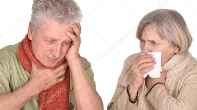 Coppia di anziani malati con linfluenza &mdash; Foto Stock &copy; aletia ... - depositphotos.com