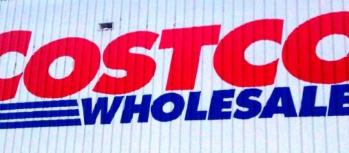 Coastco Wholesale/Photo by Mike Mozart via Flickr, Creative Commons/www.flickr.com/photos/jeepersmedia/15422938262