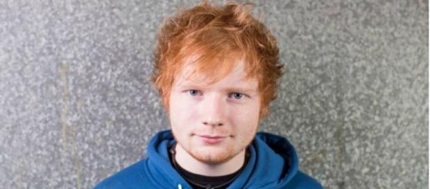 Ed Sheeran está fazendo muito sucesso na música Ed Sheeran está fazendo muito sucesso na música