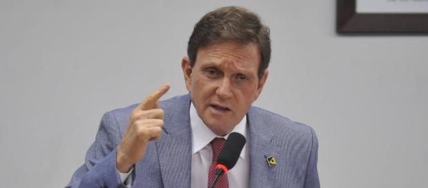 Crivella quer erguer muro de R$ 1,6 milhão para 'se proteger' de favela (Foto: Gabriel de Paiva | Agência O Globo) Crivella quer erguer muro de R$ 1,6 milhão para 'se proteger' de favela (Foto: Gabriel de Paiva | Agência O Globo)