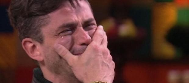 Marcos Harter ficou muito emocionado ao ver sua família no vídeo do anjo Marcos Harter ficou muito emocionado ao ver sua família no vídeo do anjo