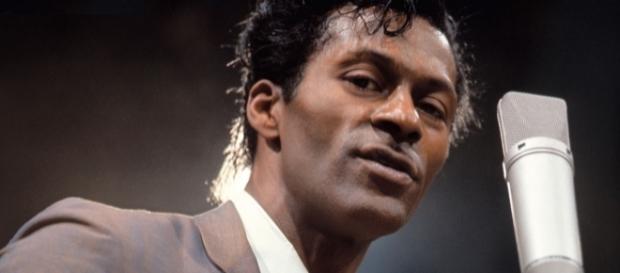 Estilo de Chuck Berry ajudou a promover uma linguagem própria do rock Estilo de Chuck Berry ajudou a promover uma linguagem própria do rock