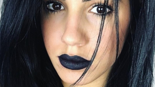 Giulia De Lellis salta una serata in discoteca, sta male?