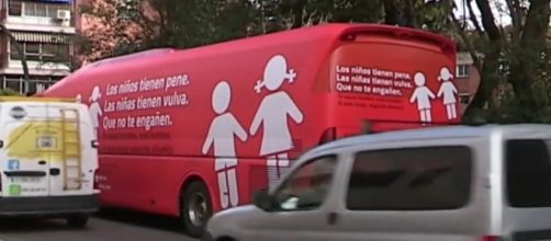 Autobús de la ONG Hazte Oír en las calles de Madrid.