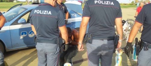 Palermo, ferisce poliziotto: arrestato l'homeless che aveva morso ... - repubblica.it