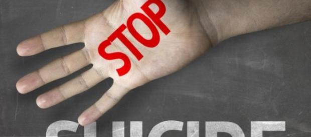 Facebook spune stop sinuciderilor Sursa: www.medicalnewstoday.com Facebook spune stop sinuciderilor Sursa: www.medicalnewstoday.com