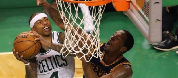 Isaiah Thomas fez 31 pontos e ajudou o Celtics a ganhar do Cavaliers Isaiah Thomas fez 31 pontos e ajudou o Celtics a ganhar do Cavaliers