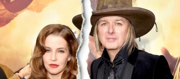 Lisa Marie Presley está pobre e em processo de divórcio Lisa Marie Presley está pobre e em processo de divórcio